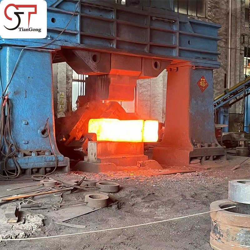 鍛造 vs. 鑄造：風(fēng)電、港機(jī)與工業(yè)齒輪箱等大型部件為何優(yōu)選鍛件？